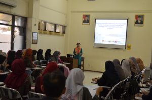 Read more about the article Kuliah pakar Kelas Interprofesional Education bersama Sarah Taki