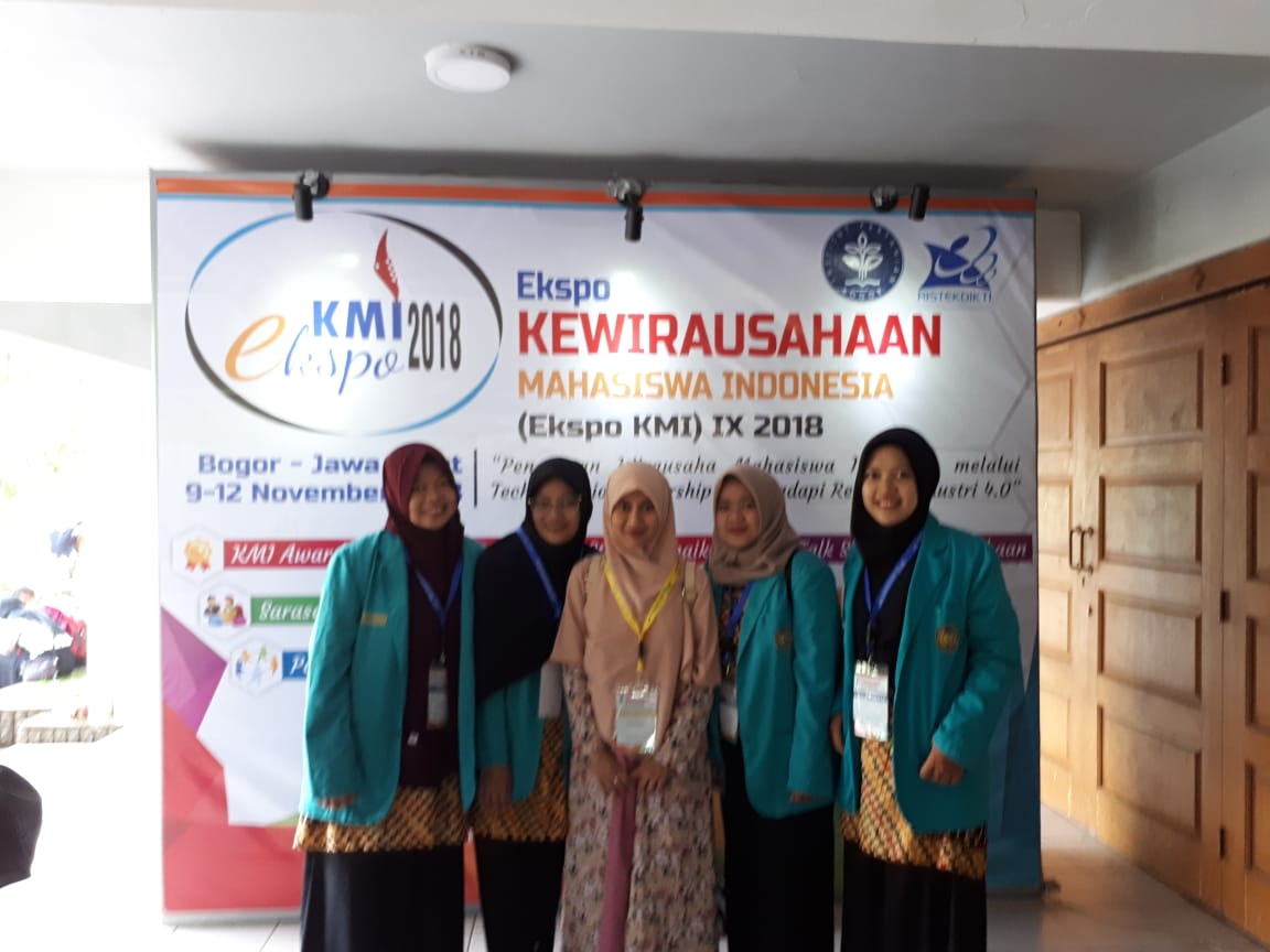 Read more about the article Tim Mahasiswa Kolaborasi Prodi Kesmas dan Gizi FIK-UMS Mengikuti Expo KMI di Bogor Tahun 2018