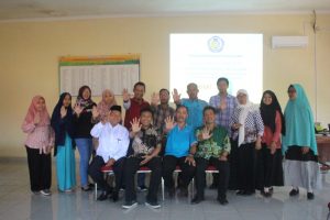 Read more about the article Community Service Lecturer of Public Health Study Program About “Spatial Information System Application for TB Program Management in Gatak and Kartasura Health Center Areas”