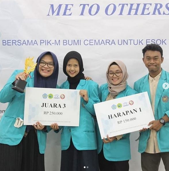 You are currently viewing MAHASISWA BERPRESTASI PRODI KESMAS UMS (Mahasiswa Juara Dalam Lomba Penyuluhan Tingkat Jawa Tengah Dan DIY)