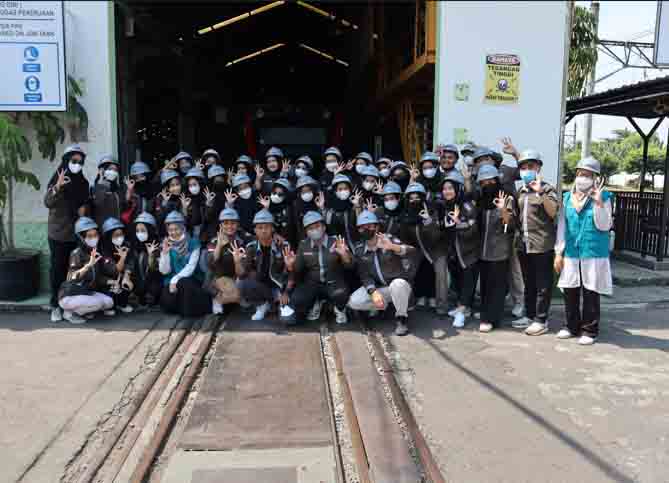 Read more about the article Industrial Hygiene Practicum Field Visit at PT INKA Madiun