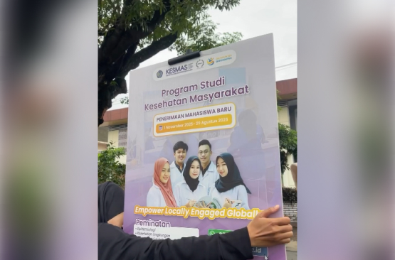 You are currently viewing Kesmas UMS Promosikan PMB UMS 2026/2027 melalui Edukasi dan Pembagian Flyer di CFD Solo