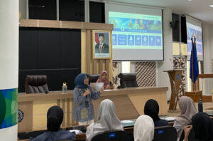 Read more about the article Mahasiswa Kesmas UMS Dapat Pembekalan BPJS Ketenagakerjaan untuk Magang dan PBL-2