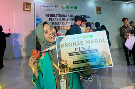Read more about the article Mahasiswa Kesmas UMS Raih Bronze Medal pada Pekan Ilmiah Nusantara 2 di Lombok